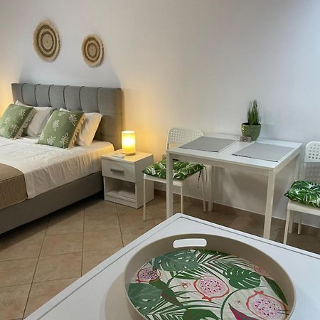 Green Studio Near Acropolis Atenas Exterior foto